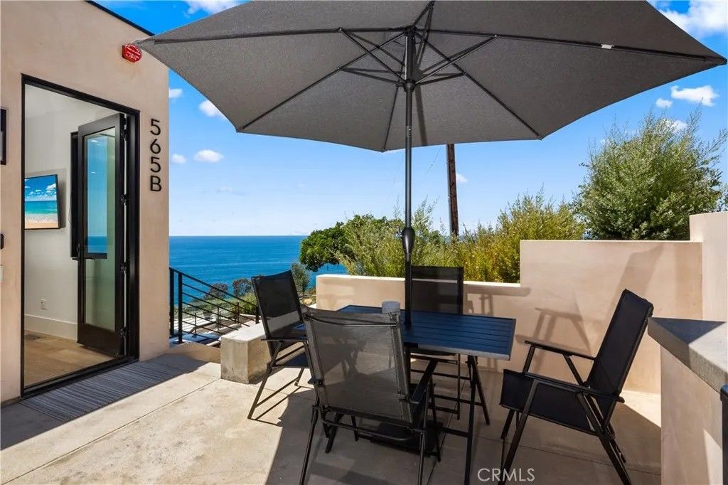 Photo of 565 Fern Street #B, Laguna Beach, CA 92651 (MLS # OC26094672)