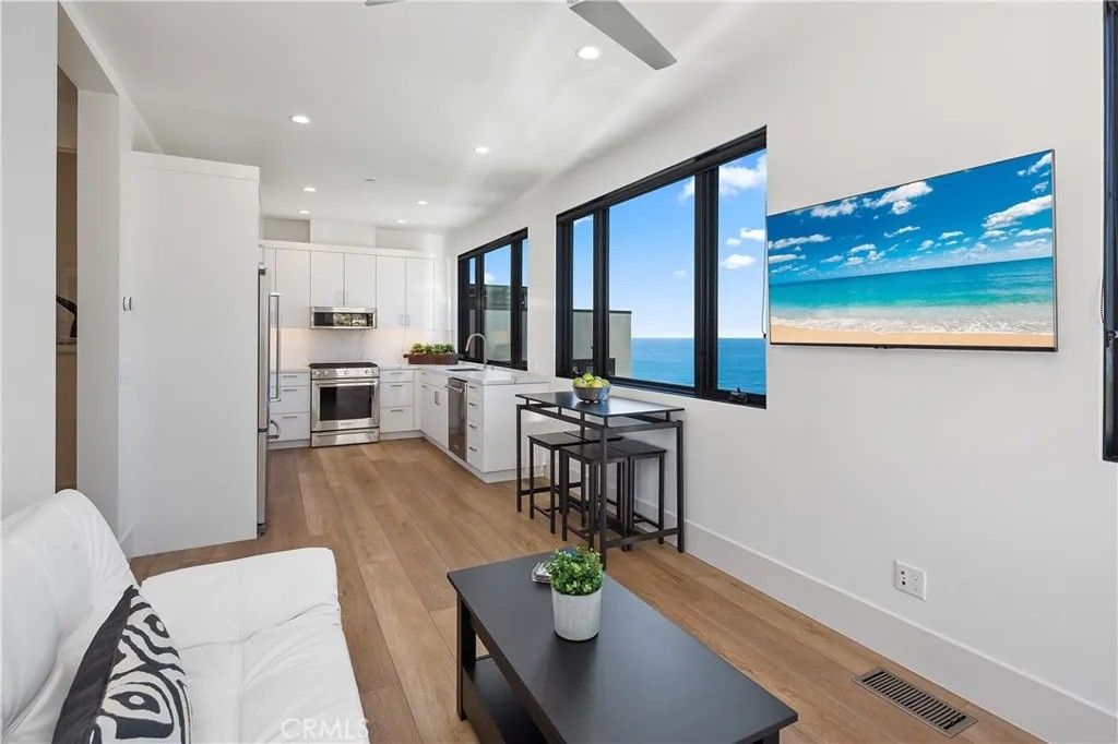 Photo of 565 Fern Street #B, Laguna Beach, CA 92651 (MLS # OC26094672)