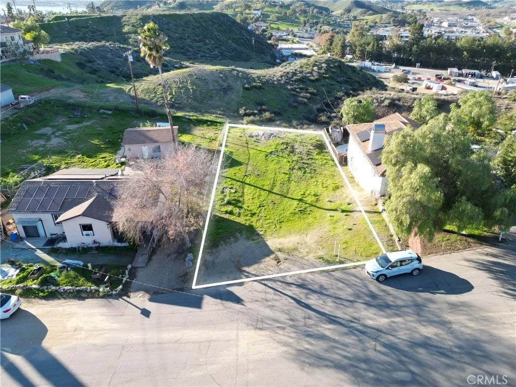 415 N SCRIVENER