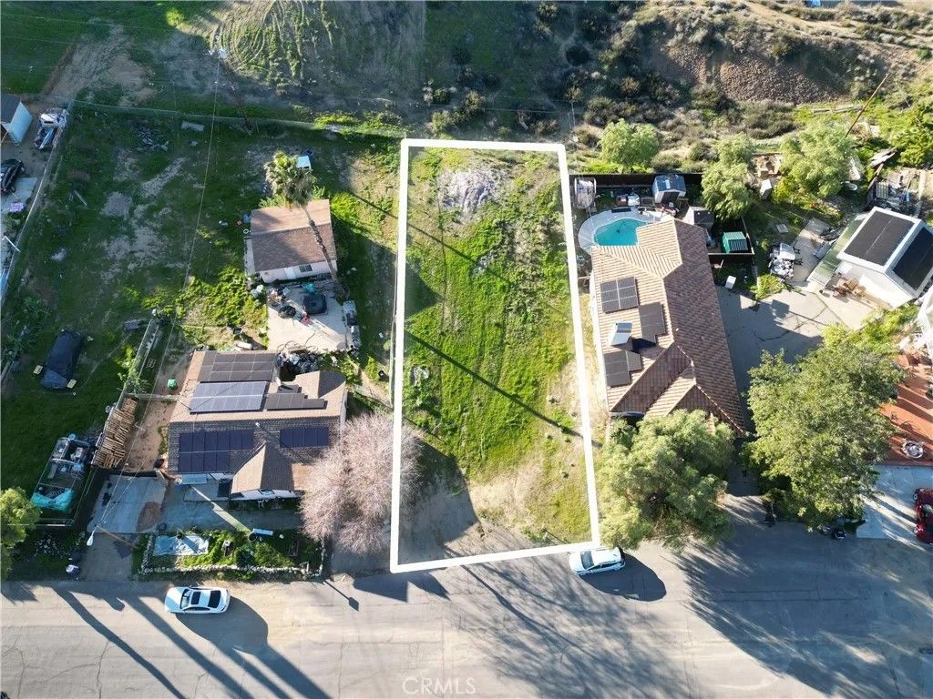 Photo of 415 N Scrivener St, Lake Elsinore, CA 92530 (MLS # SW26008462)