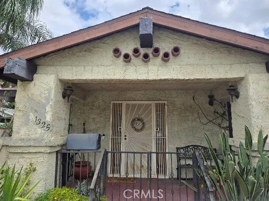 1325 Perris