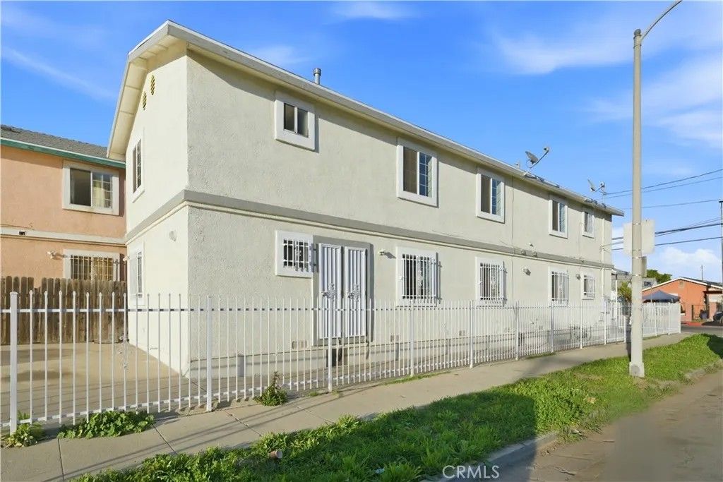 Photo of 10929 Compton Avenue, Los Angeles, CA 90059 (MLS # PW26046544)