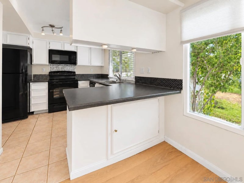 1311 Hawk Ln