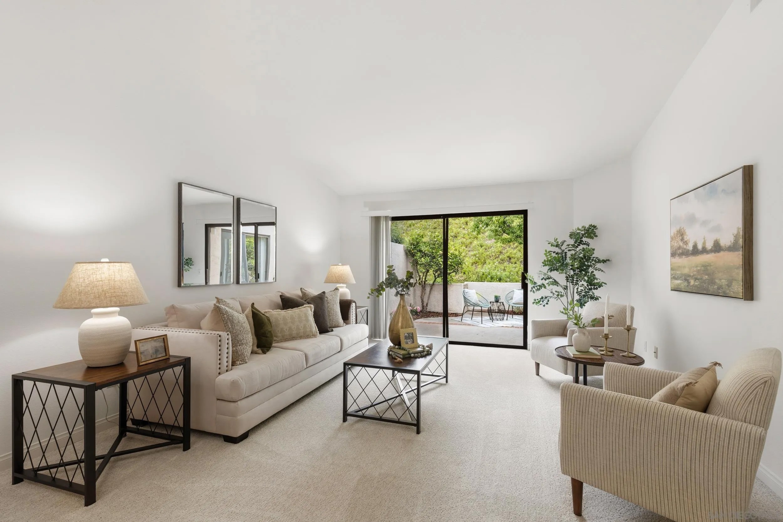 18011 Avenida Alozdra