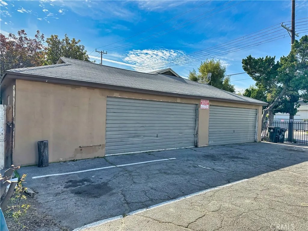 6944 Radford