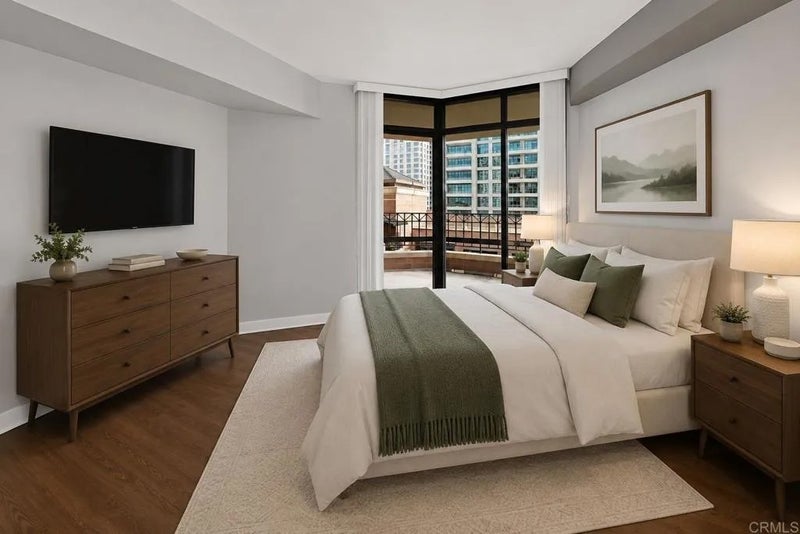 500 W Harbor Drive 716