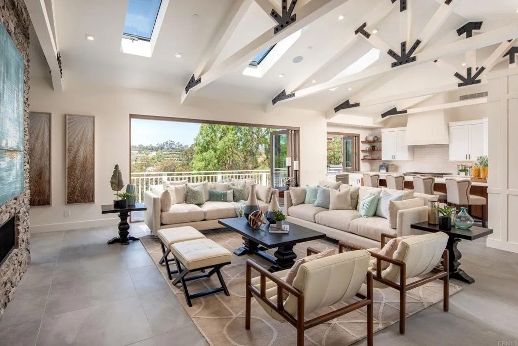 5754 Loma Verde