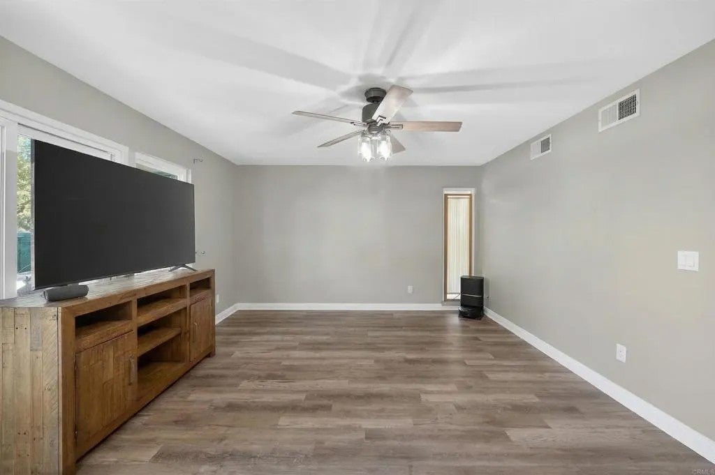1817 E Grand Ave 11