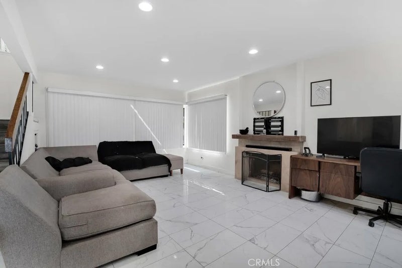 2491 Castlemont Court North