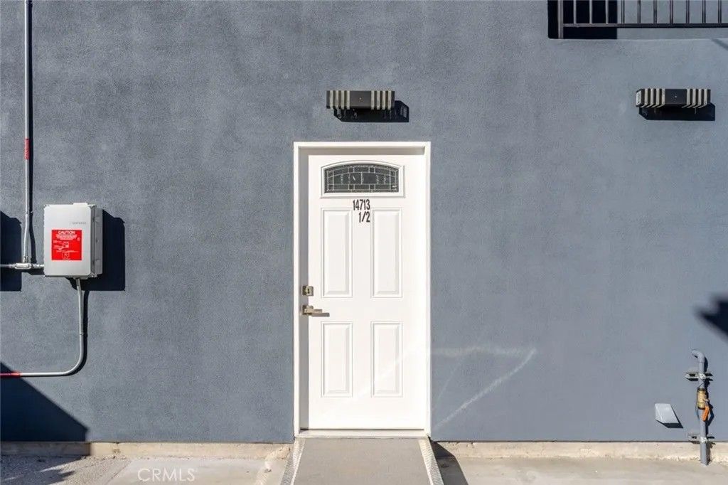 Photo of 14713 Sylvan Street, Van Nuys, CA 91411 (MLS # SR26027423)