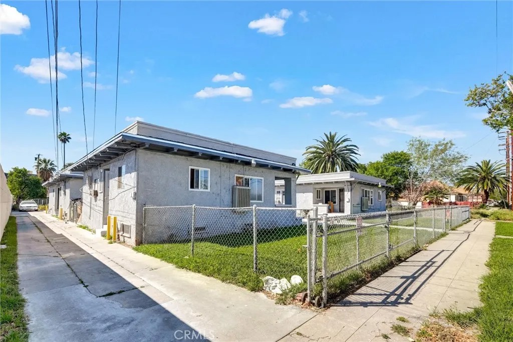 551 W 7th