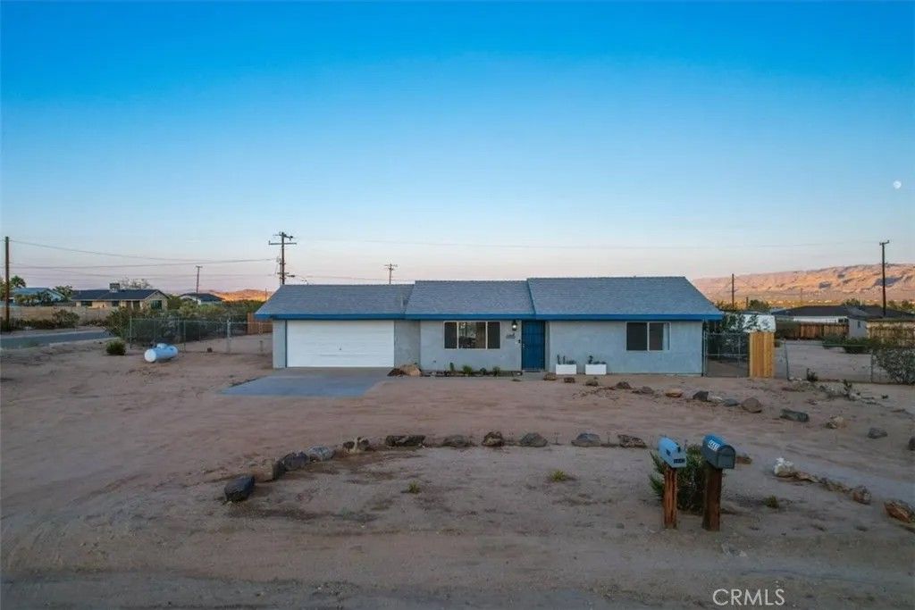 Photo of 4661 Avenida La Manana, Joshua Tree, CA 92252 (MLS # JT26040446)