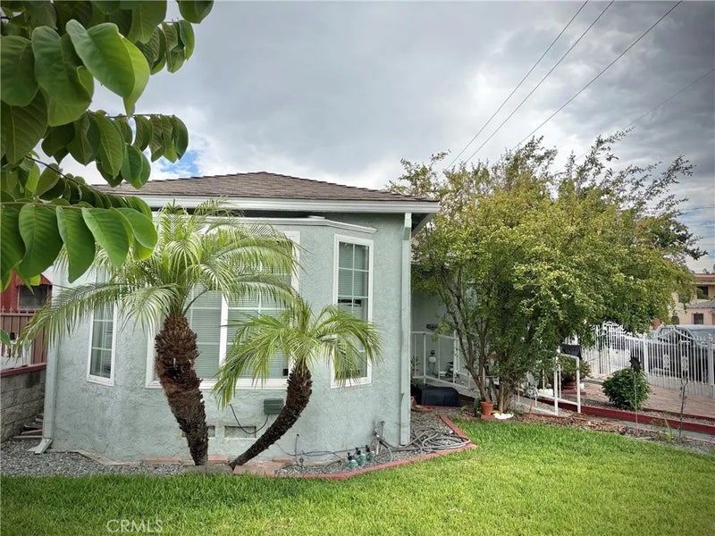 3929 E 56th Street