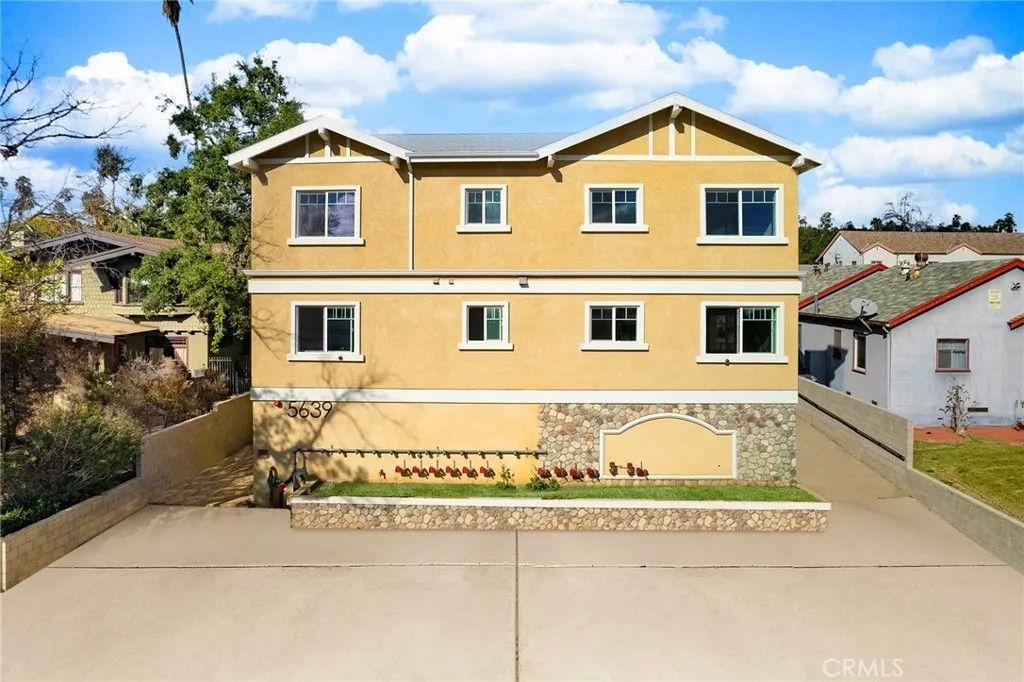 Photo of 5639 N Huntington Drive #1, Los Angeles, CA 90032 (MLS # AR25282122)