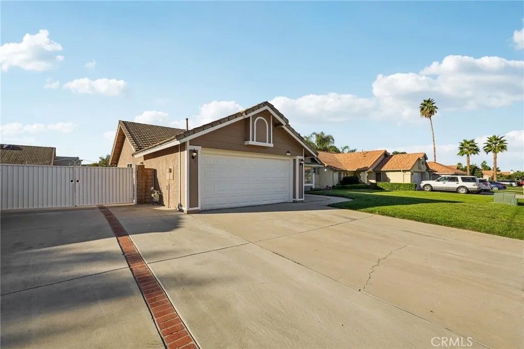 Photo of 1642 Washington Avenue, San Jacinto, CA 92583 (MLS # OC25218168)