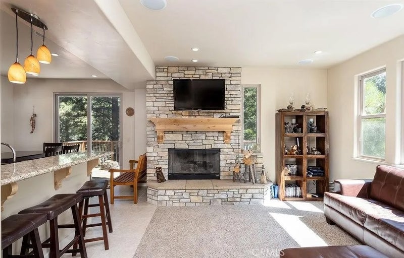 1157 Scenic