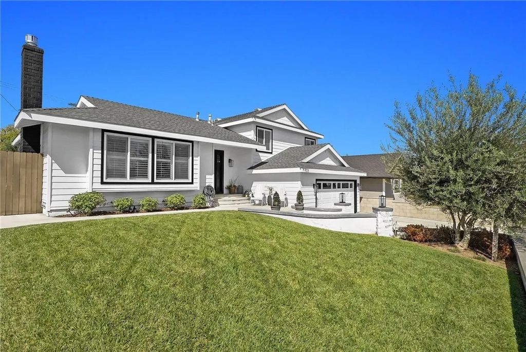 Photo of 925 Gehrig Avenue, Placentia, CA 92870 (MLS # IG26076623)