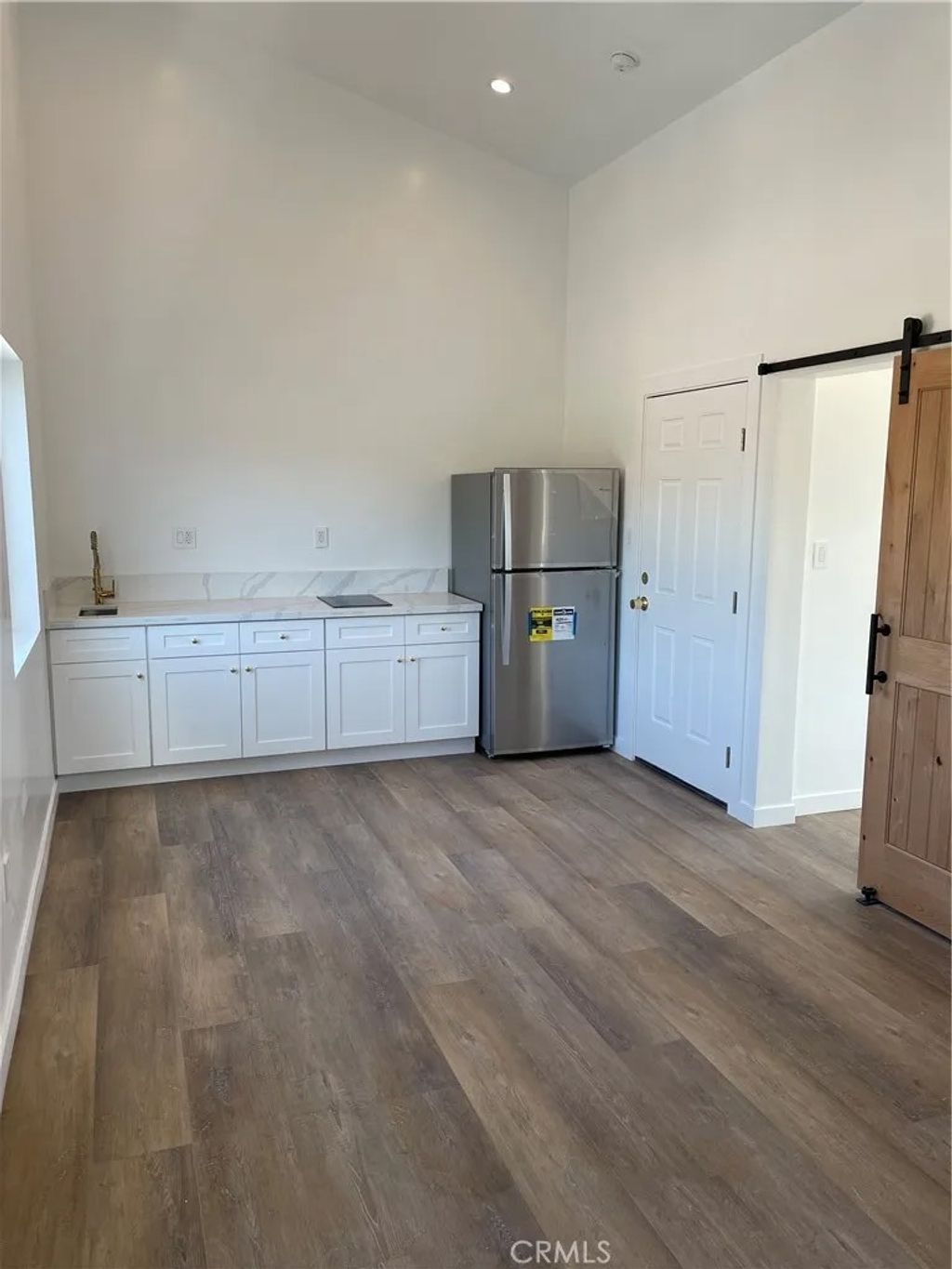 Photo of 24308 Victory Boulevard, Woodland Hills, CA 91367 (MLS # SR26008181)