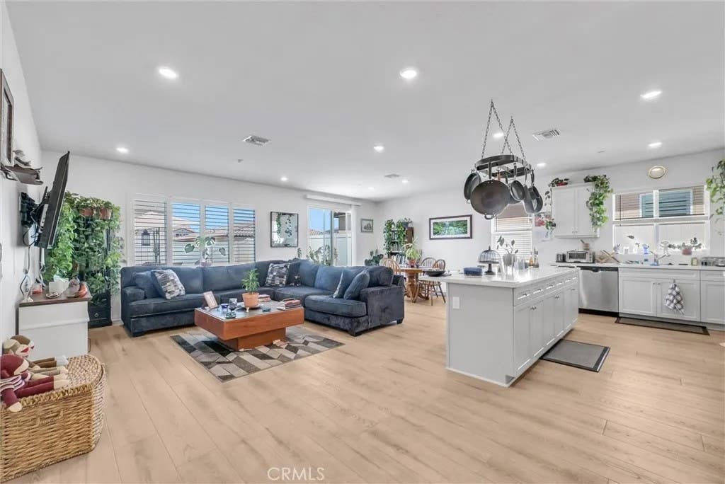 Photo of 25913 Hollow Point Court, Homeland, CA 92548 (MLS # SR26184681)