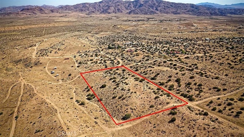 25200 Mountain View