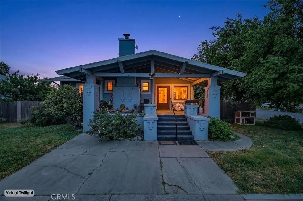1121 Marin