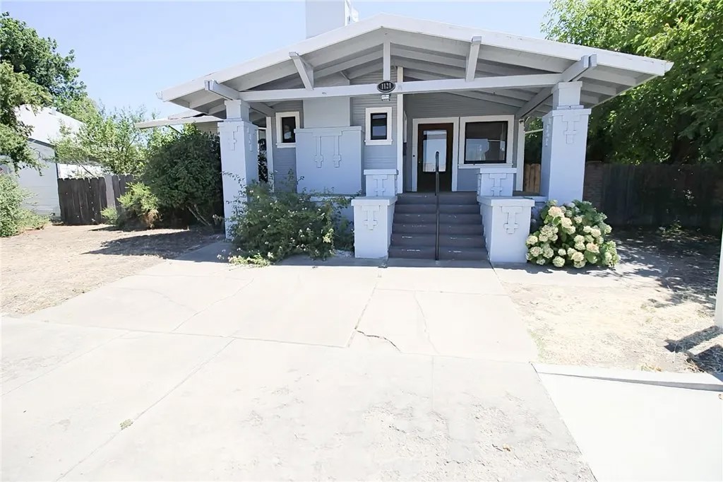 1121 Marin