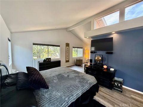 Tiny photo for 9213 Independence Way, North Hills, CA 91343 (MLS # SR25240394)