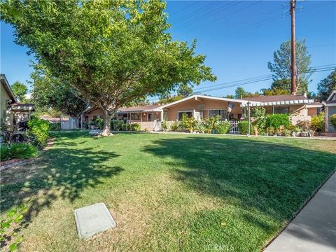 Tiny photo for 19126 Avenue of the Oaks #C, Newhall, CA 91321 (MLS # SR25219554)