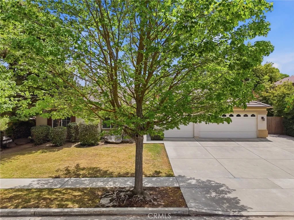 6111 W Pryor Avenue