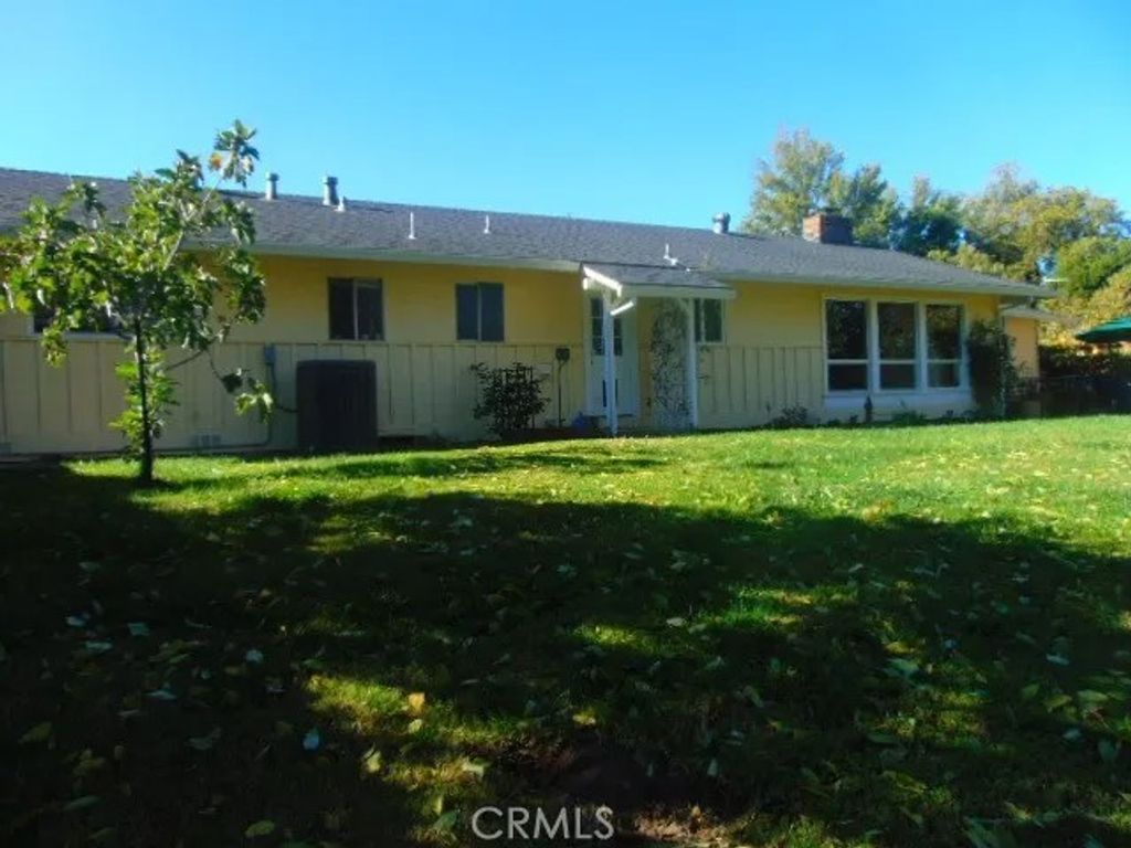 Photo of 220 Gurnsey Dr, Red Bluff, CA 96080 (MLS # SN25252036)