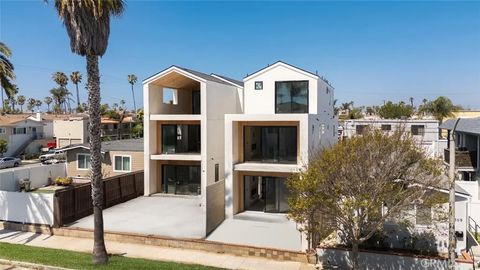 Photo of 307 14th Street, Huntington Beach, CA 92648 (MLS # OC26080203)