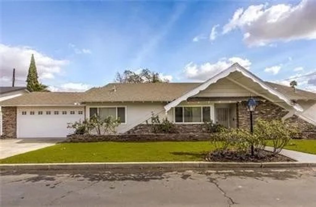 Photo of 1019 E Walnut Avenue, Orange, CA 92867 (MLS # OC26050789)