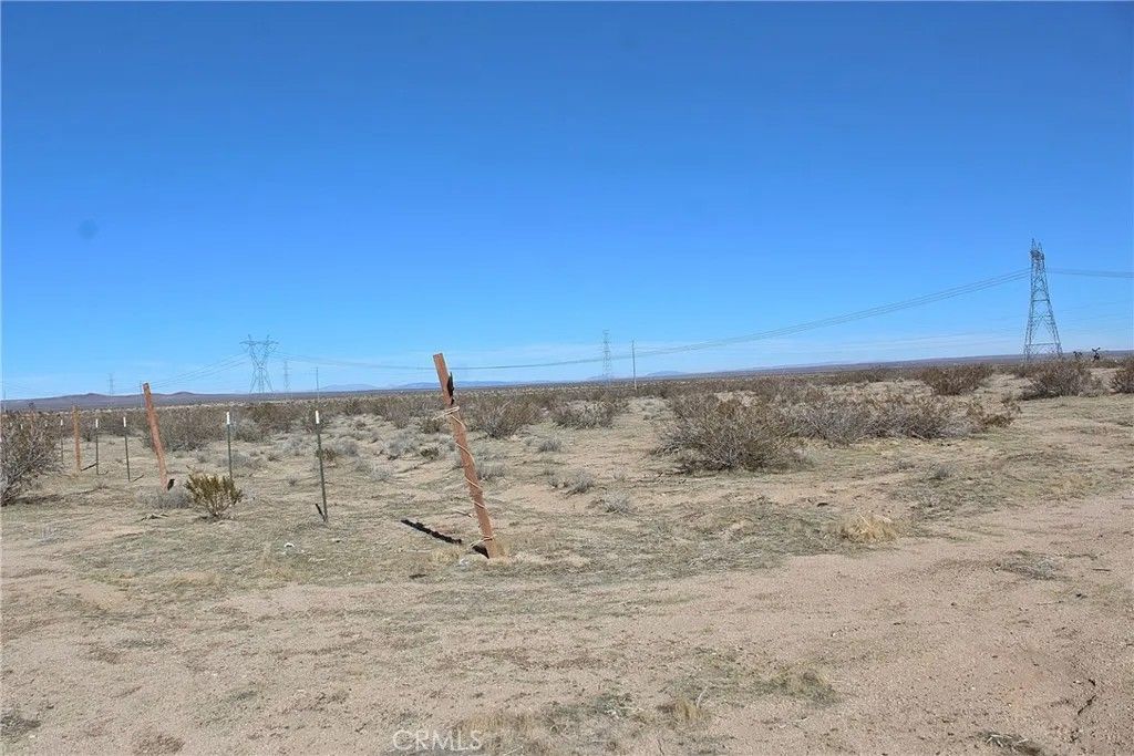 Photo of 8190 Darter, Adelanto, CA 92301 (MLS # HD25266865)