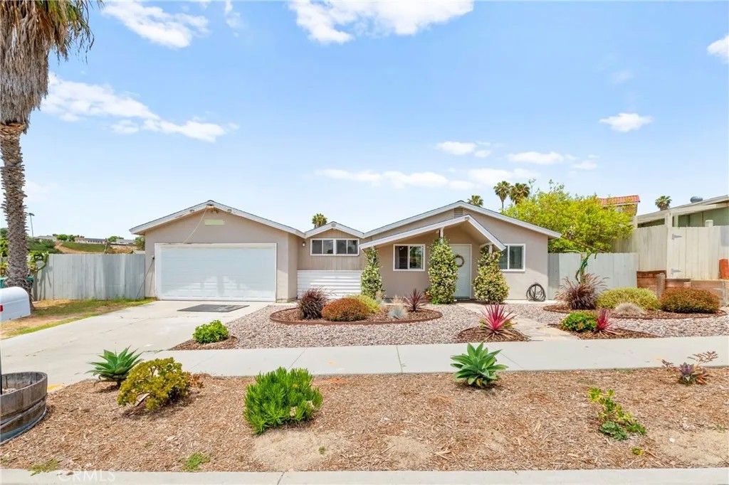 Photo of 4054 Lewis St, Oceanside, CA 92056 (MLS # SW25257320)