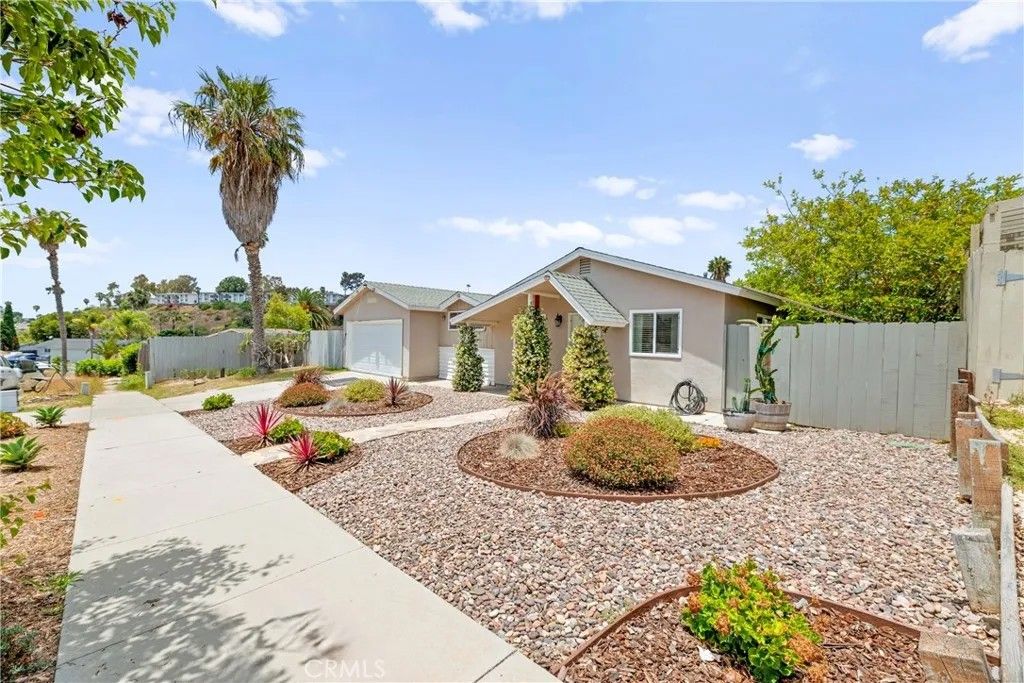 Photo of 4054 Lewis St, Oceanside, CA 92056 (MLS # SW25257320)