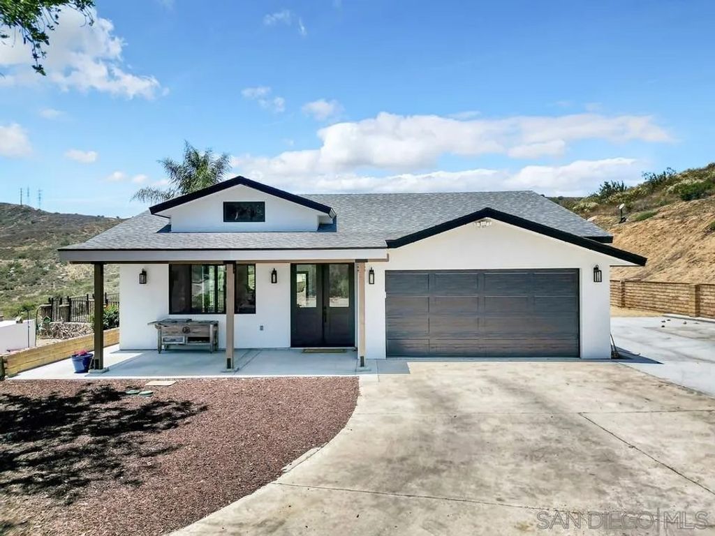 Photo of 11132 Summit Ave, Santee, CA 92071 (MLS # 250040378)