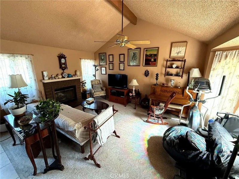 6079 E Butterfield