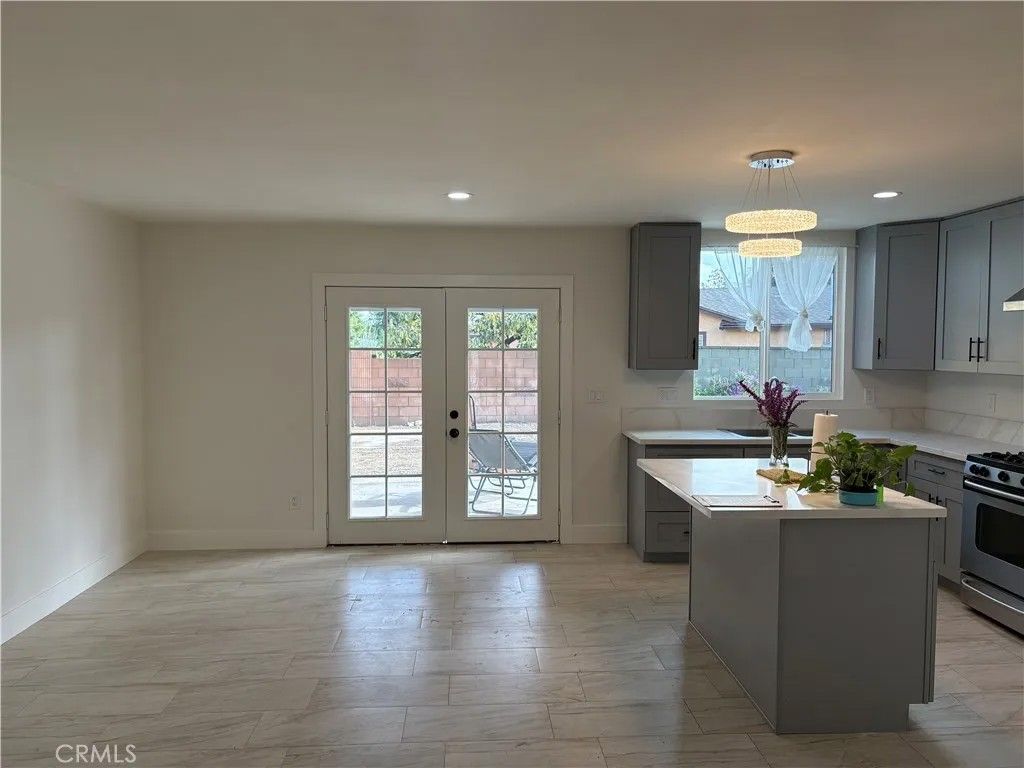Photo of 12256 Allegheny St, Sun Valley, CA 91352 (MLS # SR25239845)
