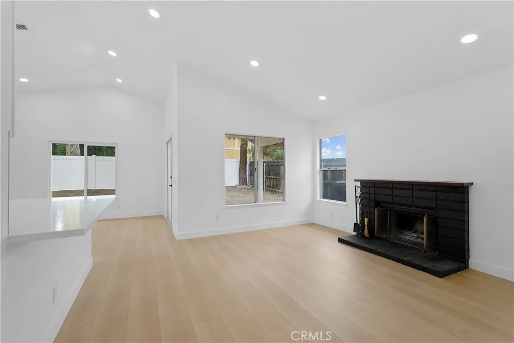 13881 Elmwood Ct