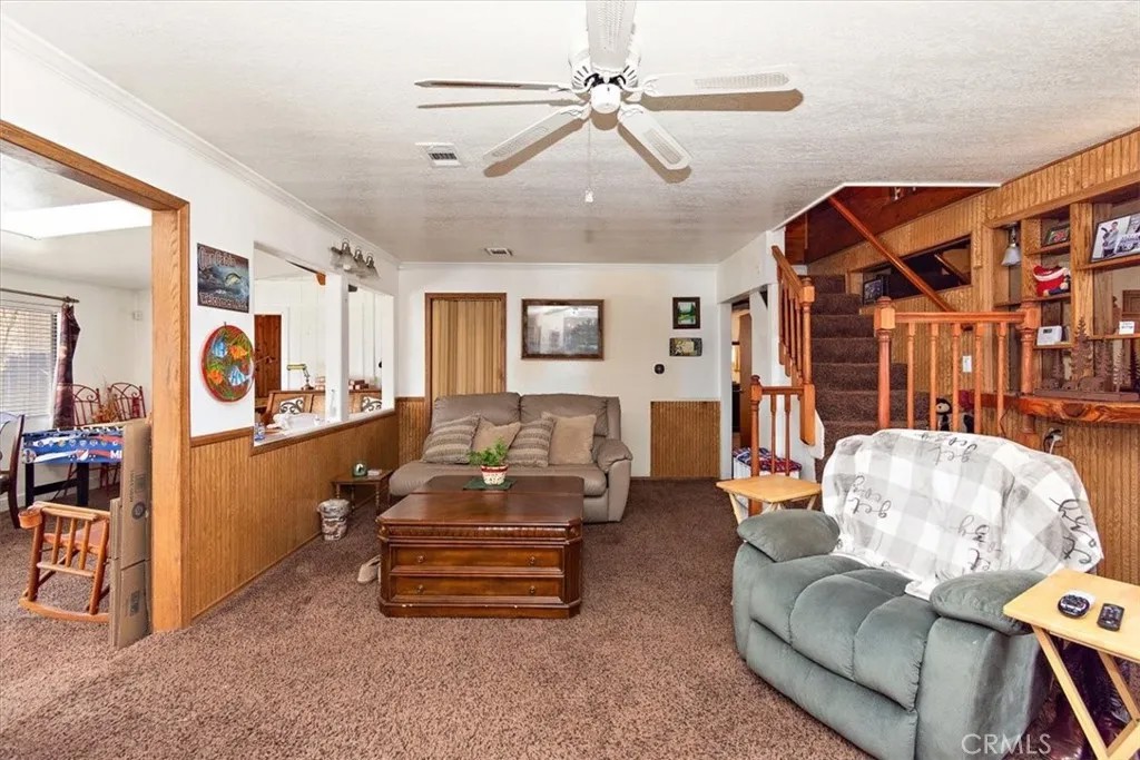 332 W Meadow