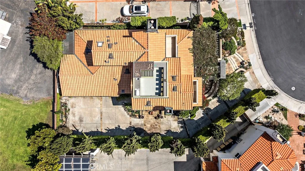 3805 Vista Azul