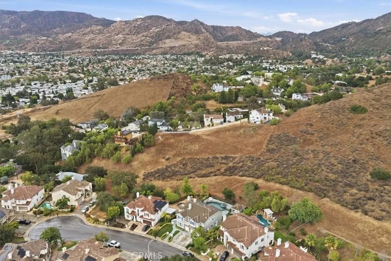 5748 Velvet Oak Court
