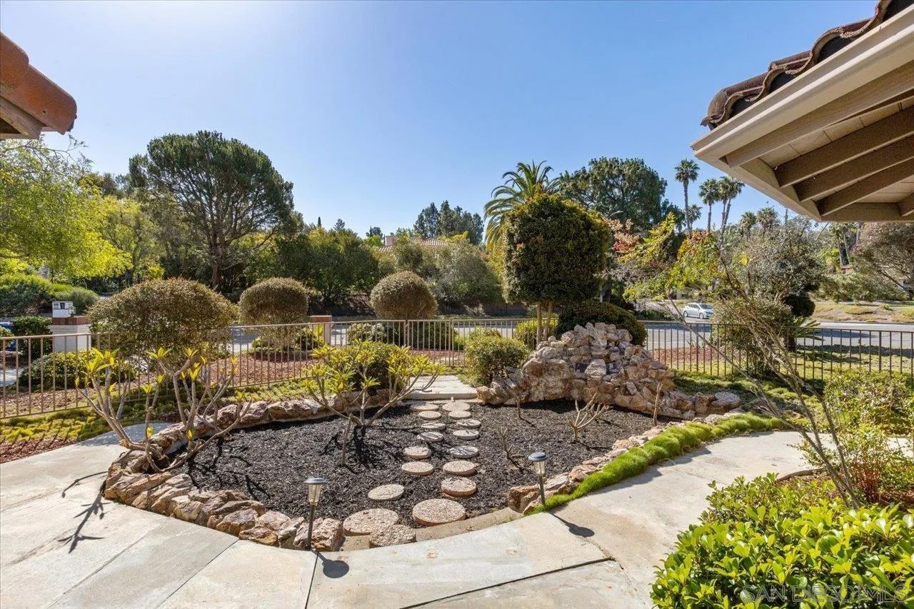 17648 Valle Verde Rd