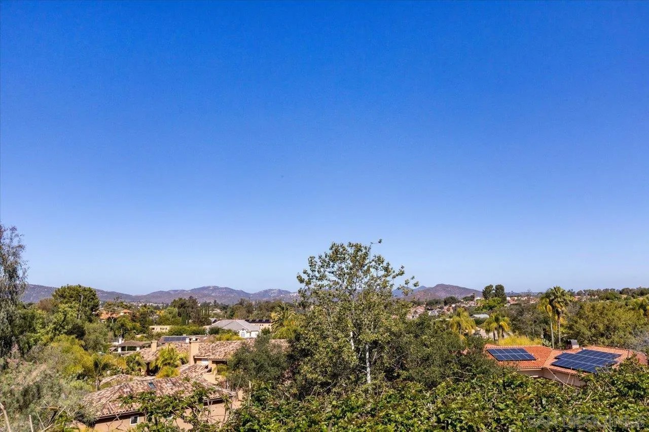 17648 Valle Verde Rd