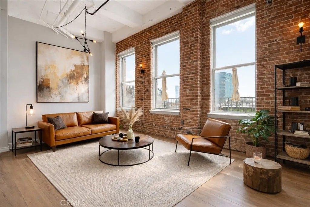 Photo of 215 W 7th St, Los Angeles, CA 90014 (MLS # BB26077860)