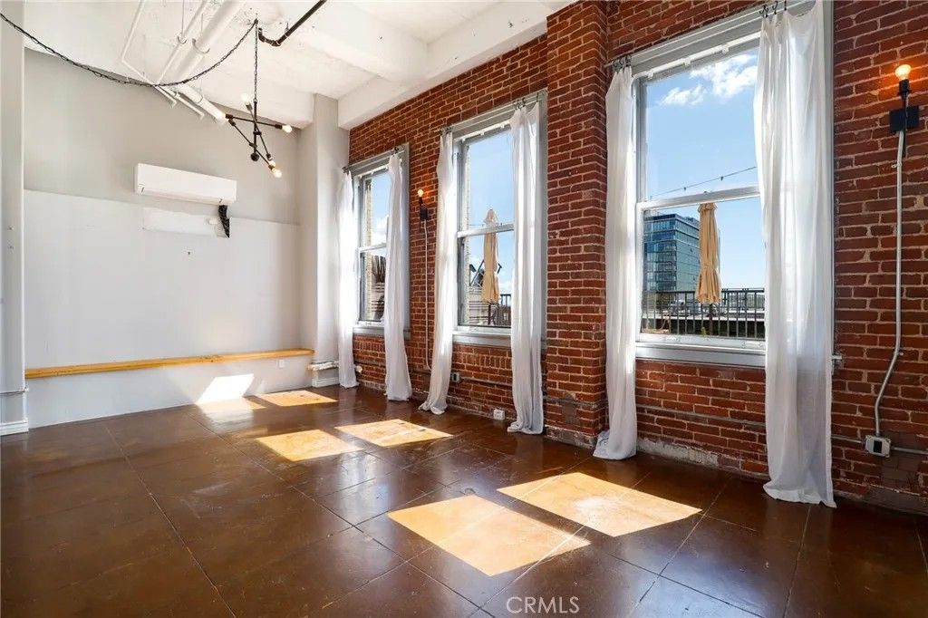 Photo of 215 W 7th St, Los Angeles, CA 90014 (MLS # BB26077860)