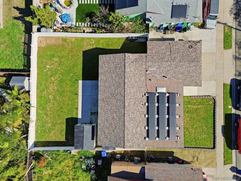 7742 Shorewood Dr