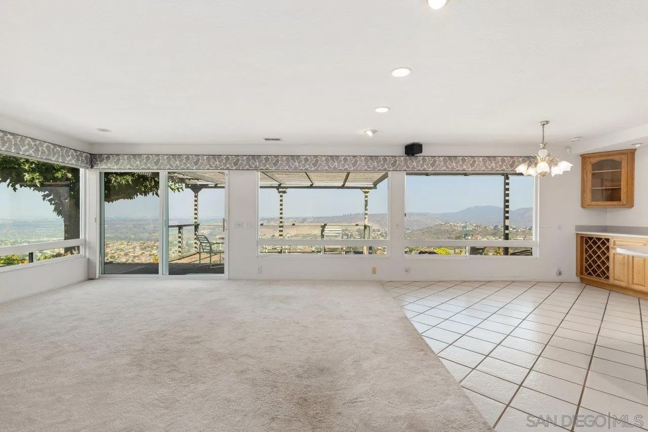 6276 Del Paso Ave