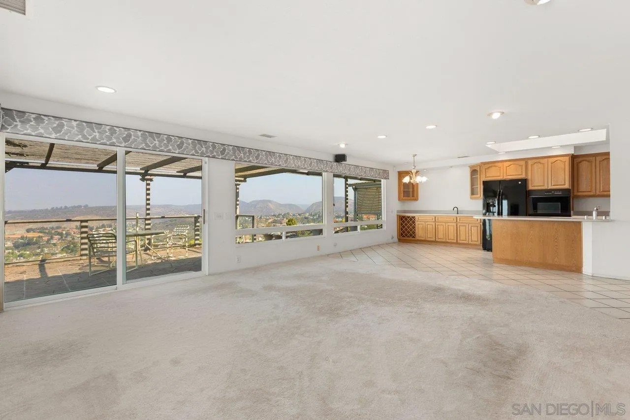 6276 Del Paso Ave
