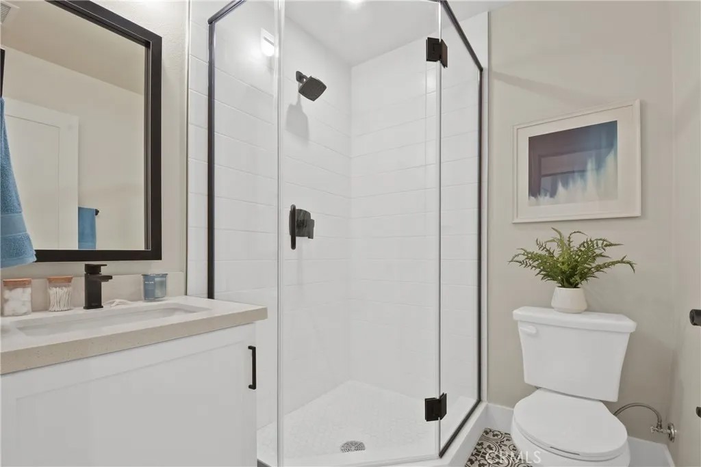 18080 Prairie Avenue 101